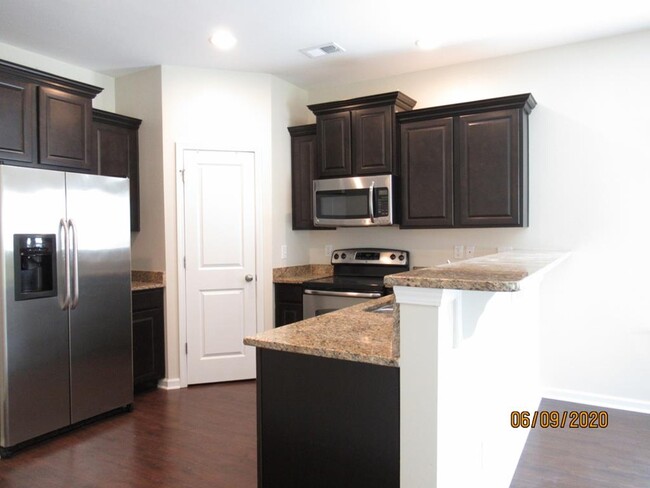 Building Photo - 1566 Ruger Dr