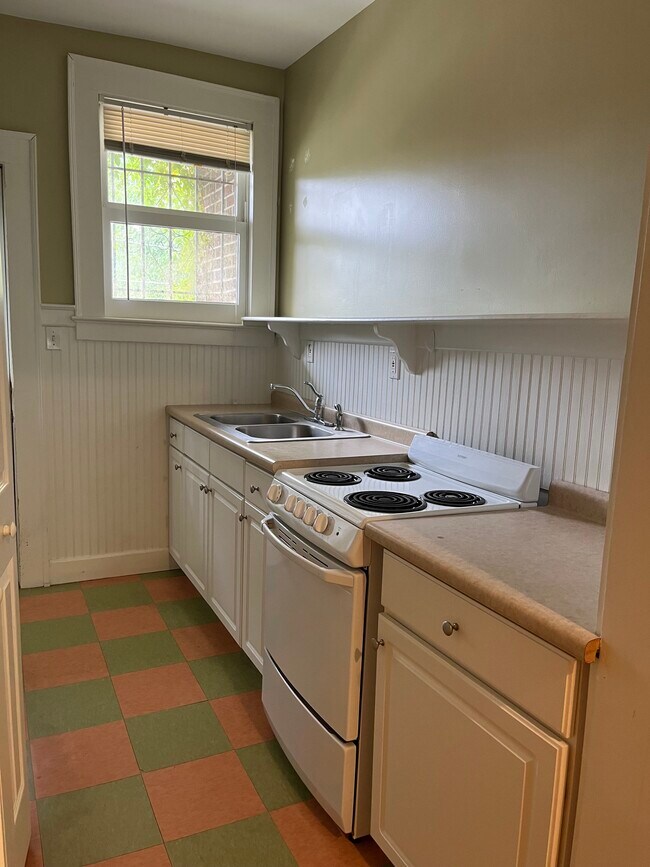 Foto del edificio - 902 E 34th St