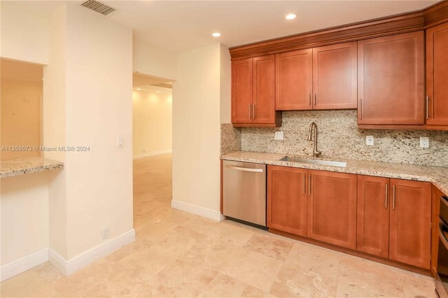 Building Photo - 151 Crandon Blvd