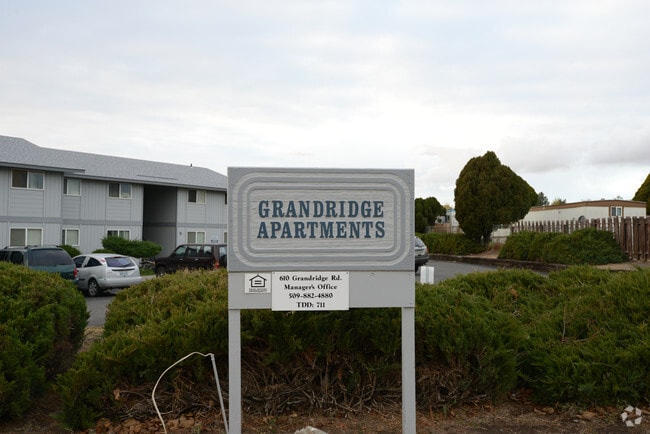 Building Photo - Grandridge Apartments
