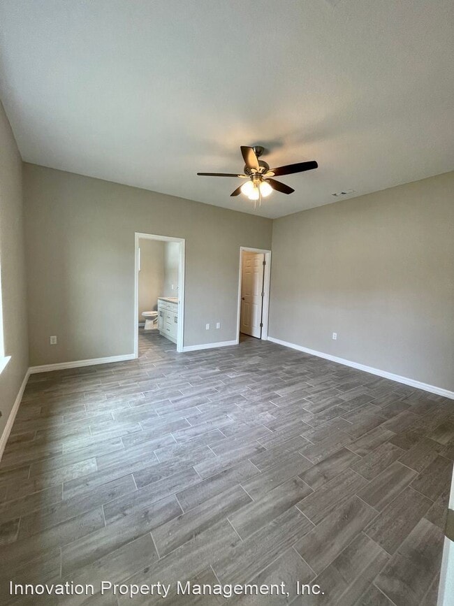 Building Photo - 4 br, 2 bath House - 432 Athabasca Court
