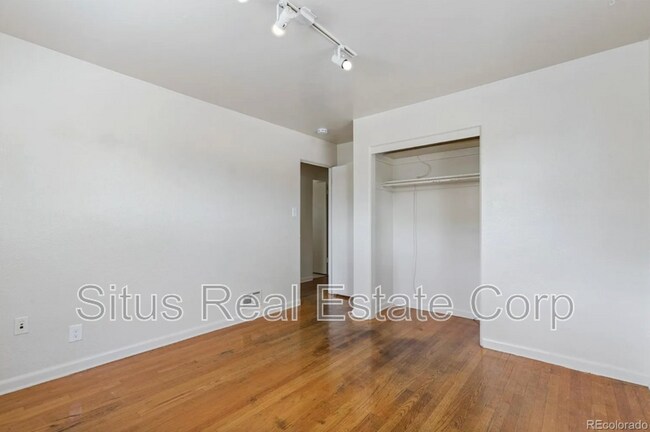 Foto del edificio - 1875 S Clayton St