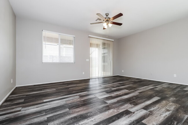 Building Photo - 24746 W Hidalgo Dr