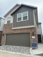 Building Photo - 3110 Valley Peak Dr