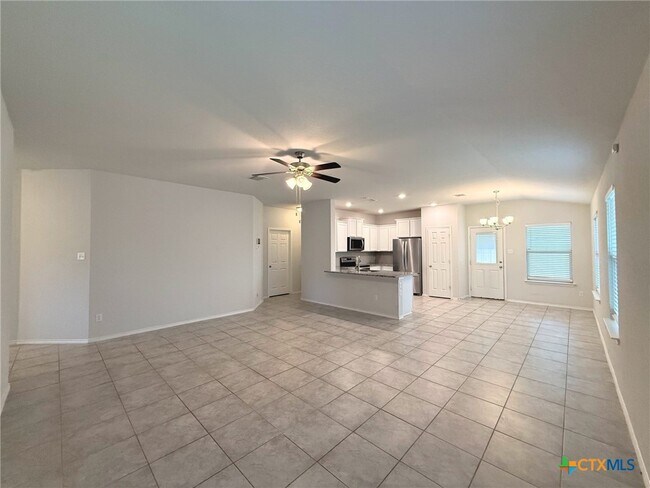 Building Photo - 8919 Sky Crest Dr