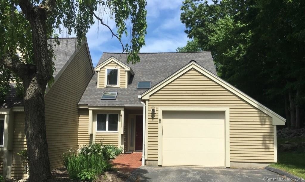 Primary Photo - 116 Courtyard Ln