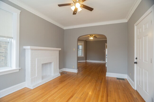 Foto del edificio - 5036 N Troy St