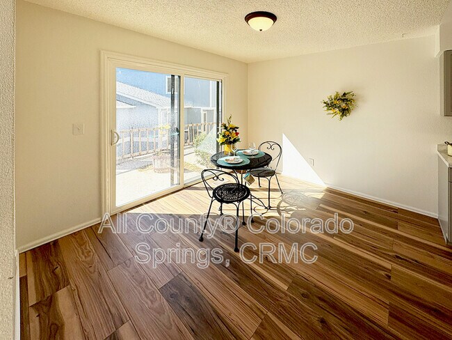 Foto del edificio - 2713 Hearthwood Ln