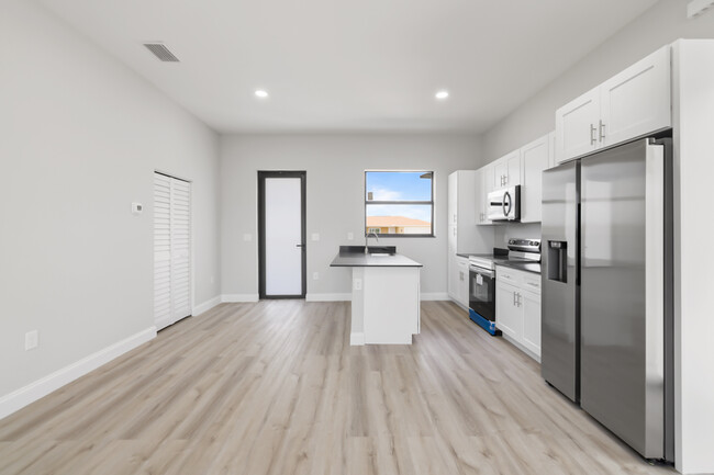 Foto del edificio - 8014 Mangrove Cir