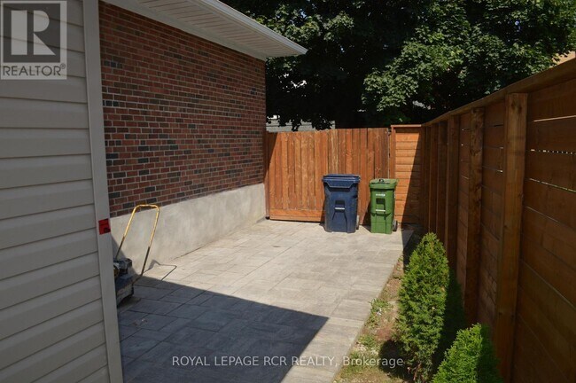 Photo du bâtiment - 36 Electro Rd