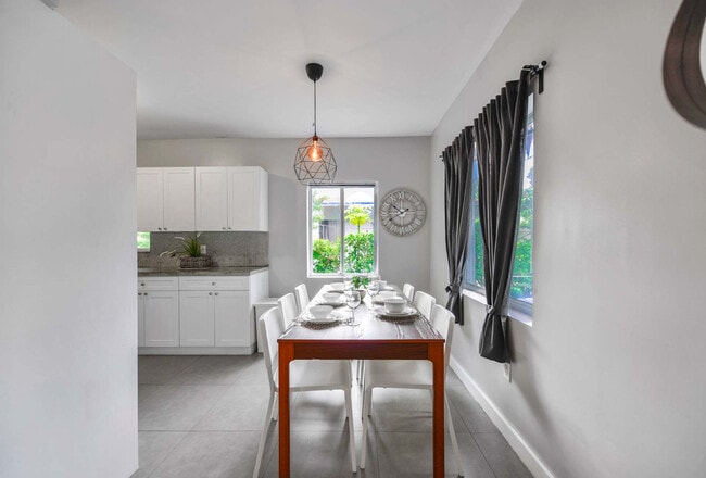 Foto del edificio - 437 NE 69th St