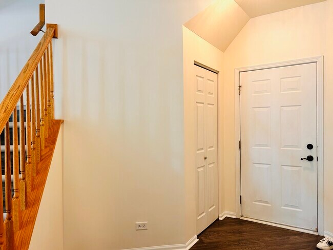 Foto del edificio - 24121 Walnut Cir
