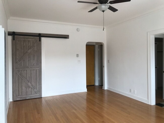 Building Photo - 1976 Hillhurst Ave