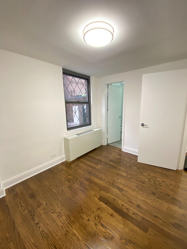 Foto del edificio - 240 E 82nd St