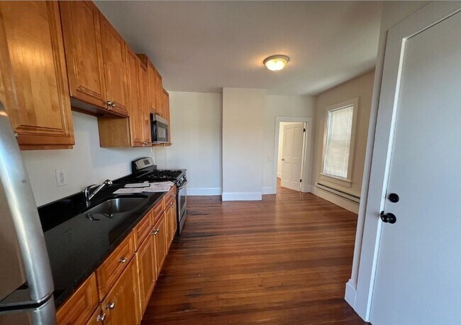 Building Photo - 27 Buttonwood St