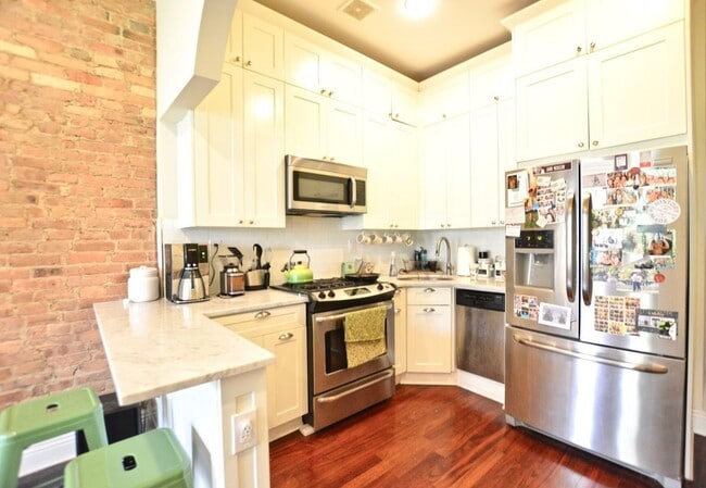 Building Photo - 382 Greene Ave