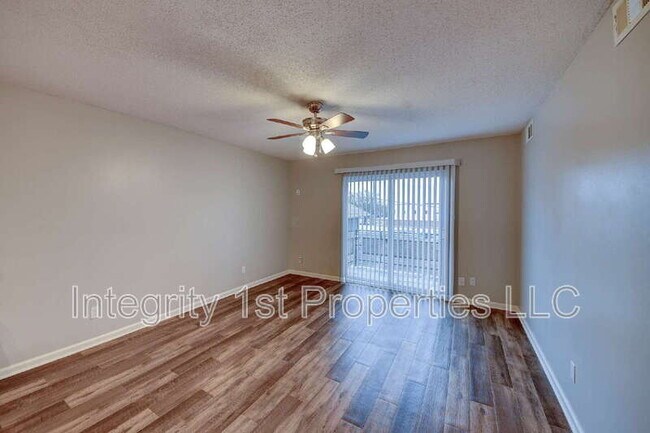 Foto del edificio - 2114 Swift St