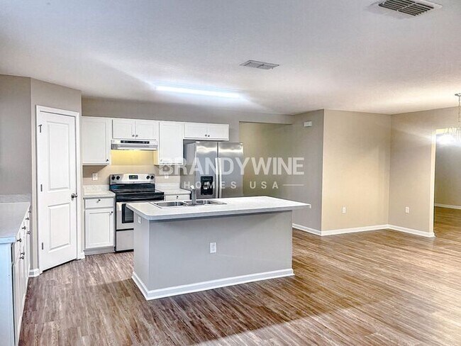 Building Photo - Crisp and Sensational 3BR! Catch this oppo...