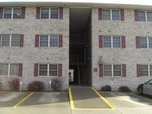 Building Photo - 533 Leah Dr