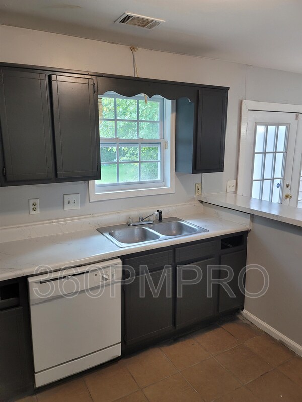 Building Photo - 3518 Ten Oaks Ct