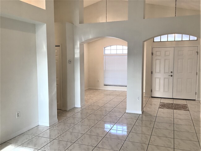 Building Photo - 2808 Berkshire Cir