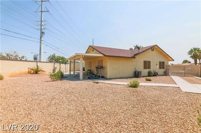 Foto del edificio - Charming Spring Valley Retreat with Oversized Lot & Casita!