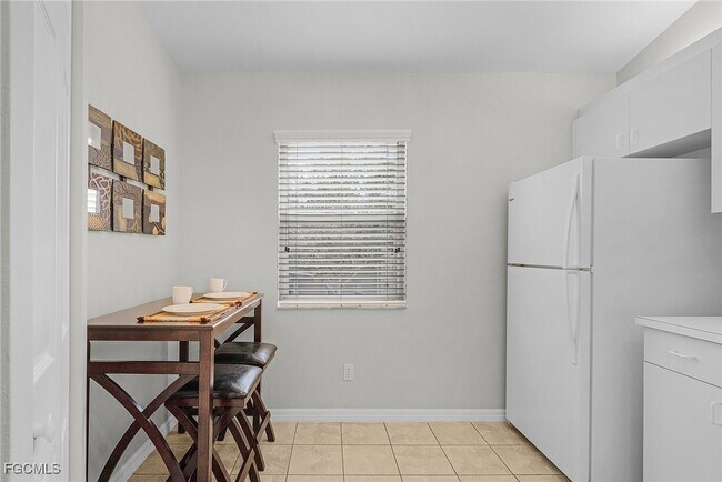 Foto del edificio - 12131 Summergate Cir
