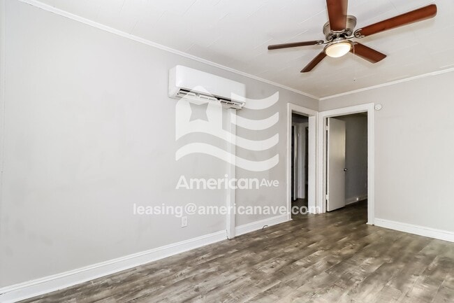 Building Photo - 507 S D Ave