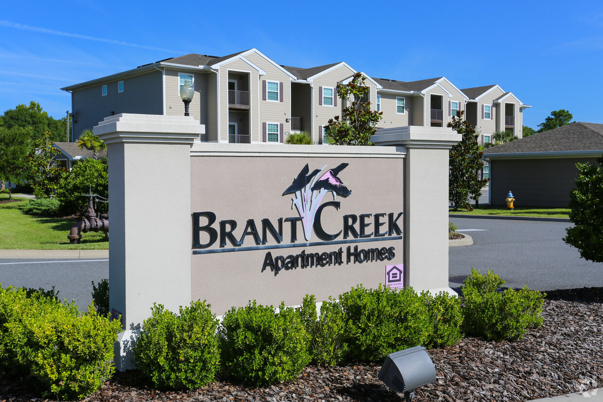 Foto principal - Brant Creek Apartment Homes