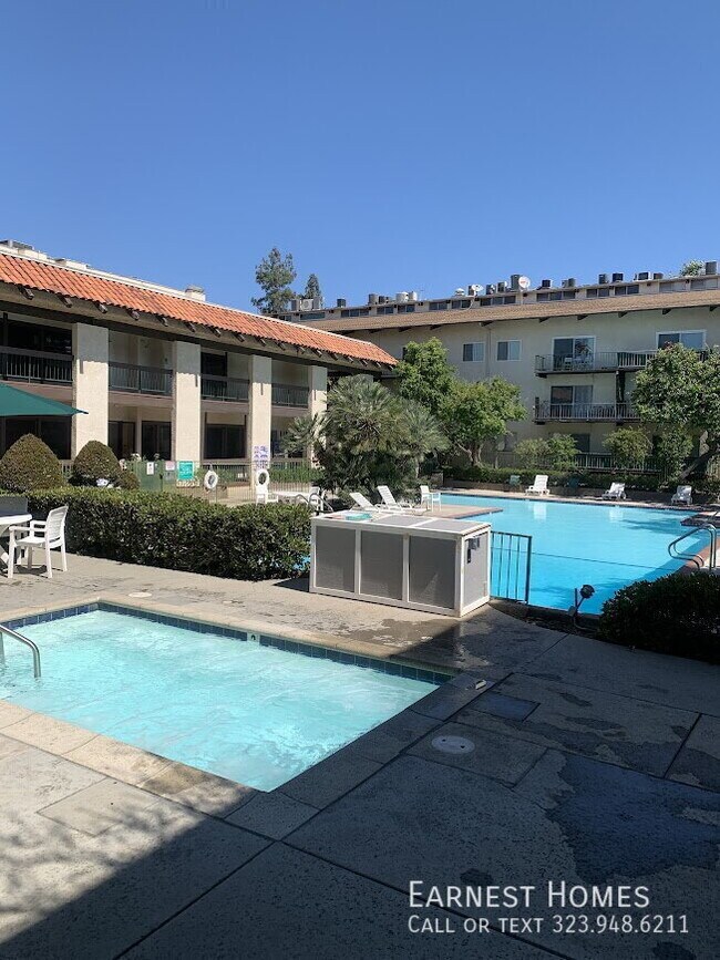 Foto del edificio - 5460 White Oak Ave