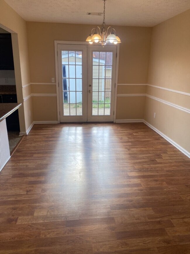 Foto del edificio - 5798 Stoneridge Drive- North Columbus