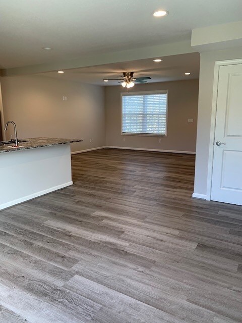 Sala, comedor, cocina - 6072 Herons Cir