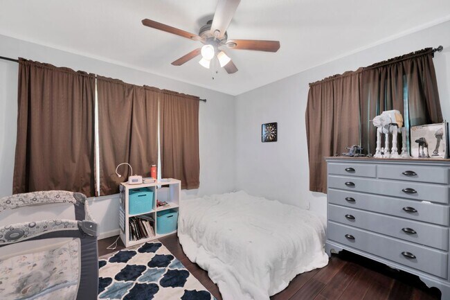 Foto del edificio - 1126 Coral Dr