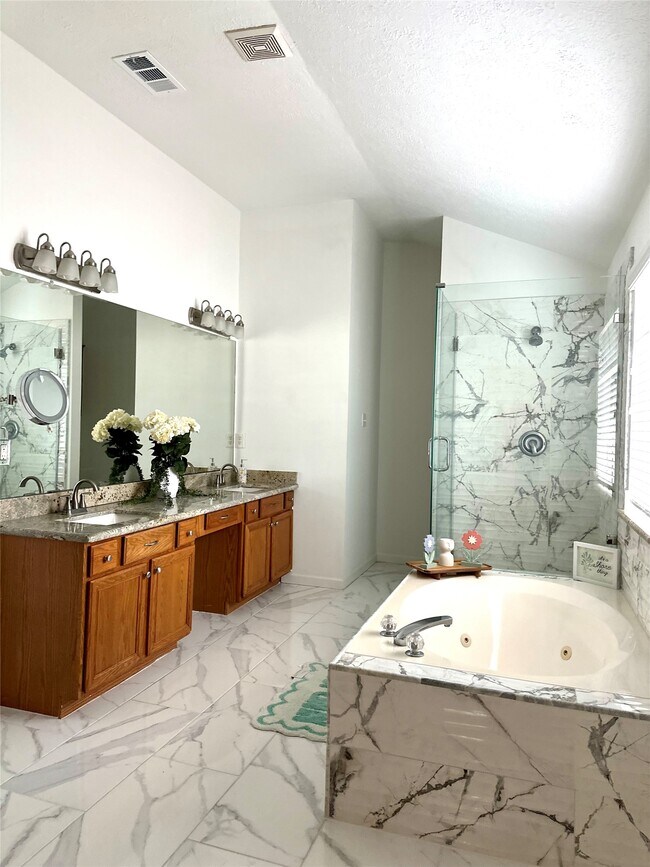 Foto del edificio - 24914 Aughton Ct