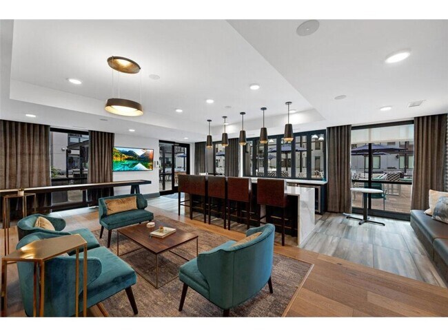 Foto del edificio - 5220 Eden Ave