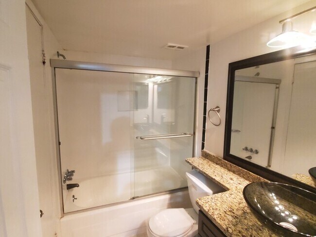 Foto del edificio - 136 Duvall Ln