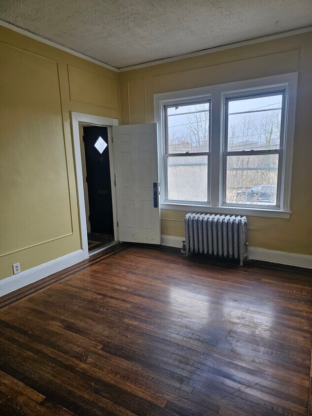 Primary Photo - 404 Franklin Ave