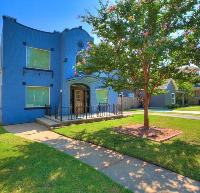 Primary Photo - 1 Month Free with 2 YR Lease!!