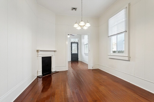 Building Photo - 1535 Dublin St