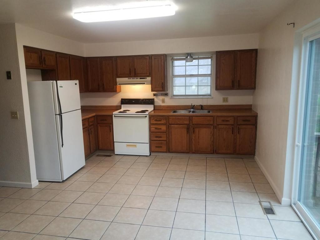 1005 Star St Unit 4, Perryville, MO 63775 - Room for Rent in Perryville ...