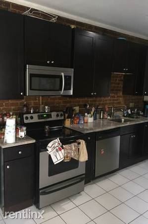 Building Photo - 18 Hyde Park Ave