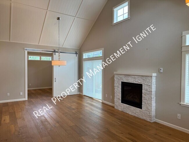 Foto del edificio - 2439 NW Drouillard Ave