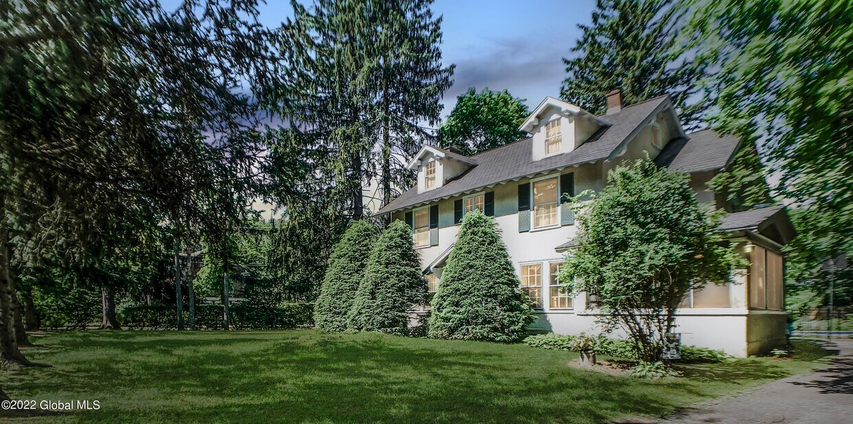 Foto principal - 989 Balltown Rd