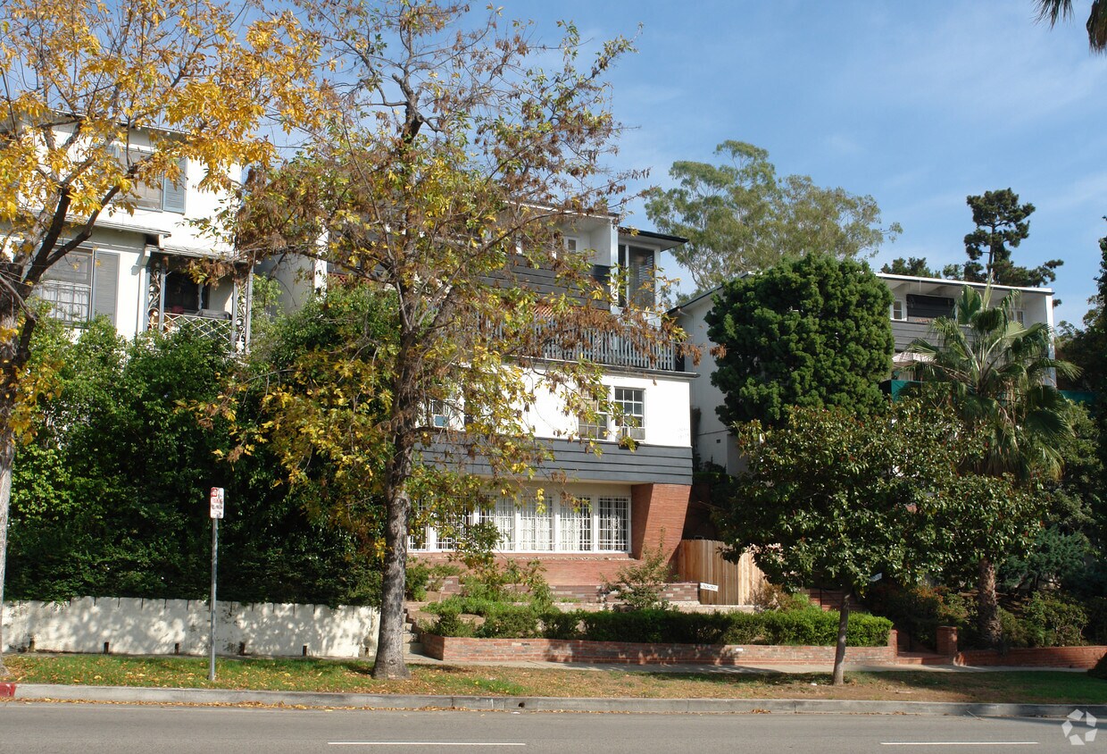 Primary Photo - 1306 S Beverly Glen Blvd