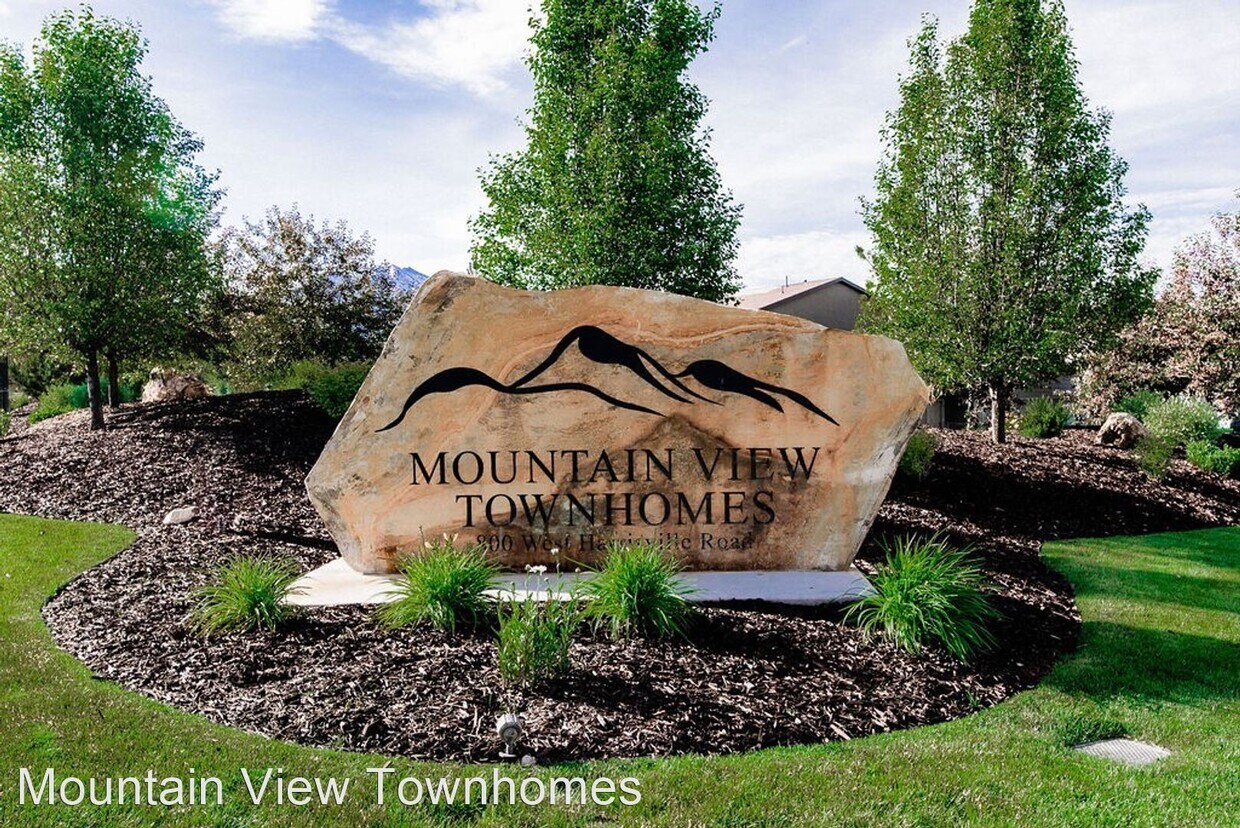 Foto principal - 775 W Harrisville Rd