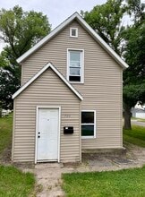 Building Photo - 729 W Cavour Ave