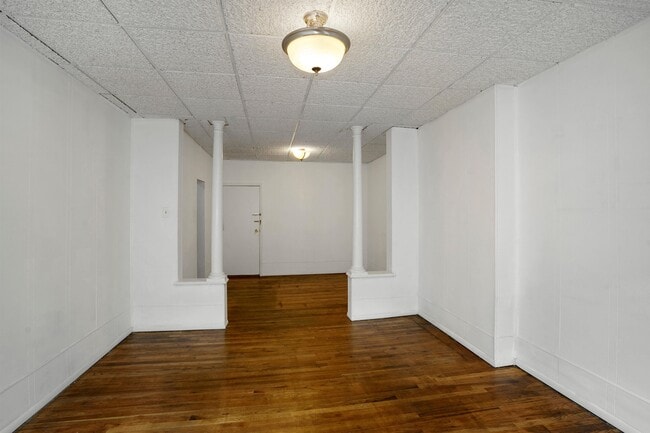 Building Photo - 66 Sussex St