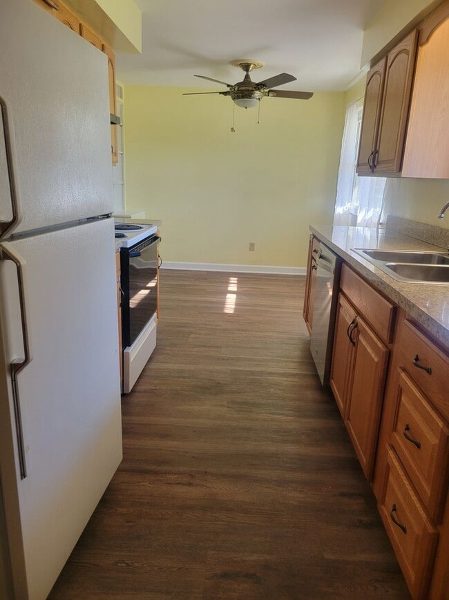 Building Photo - 1612 Lucks Rd