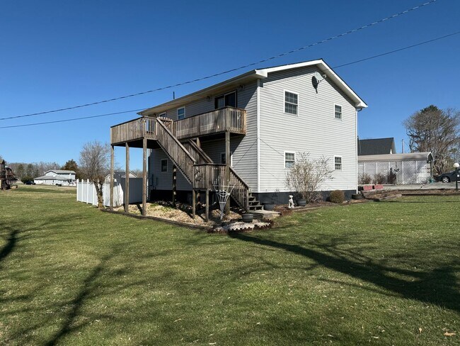 Foto del edificio - 6818 Dunkard Rd