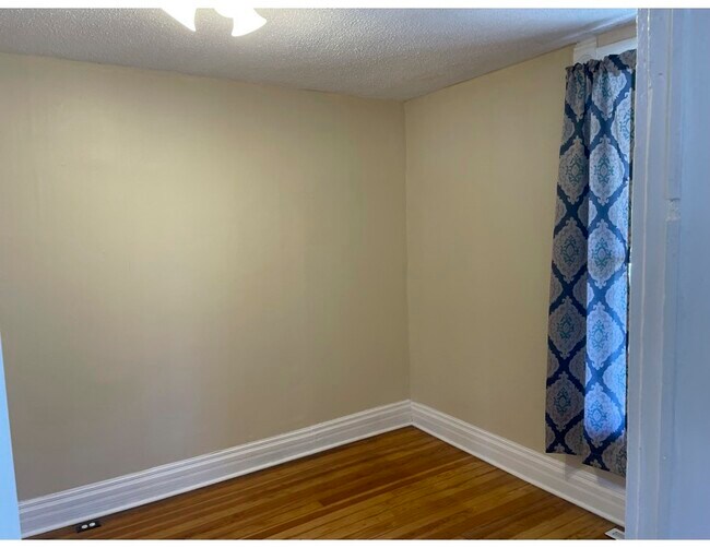 Bedroom - 521 E 3rd St